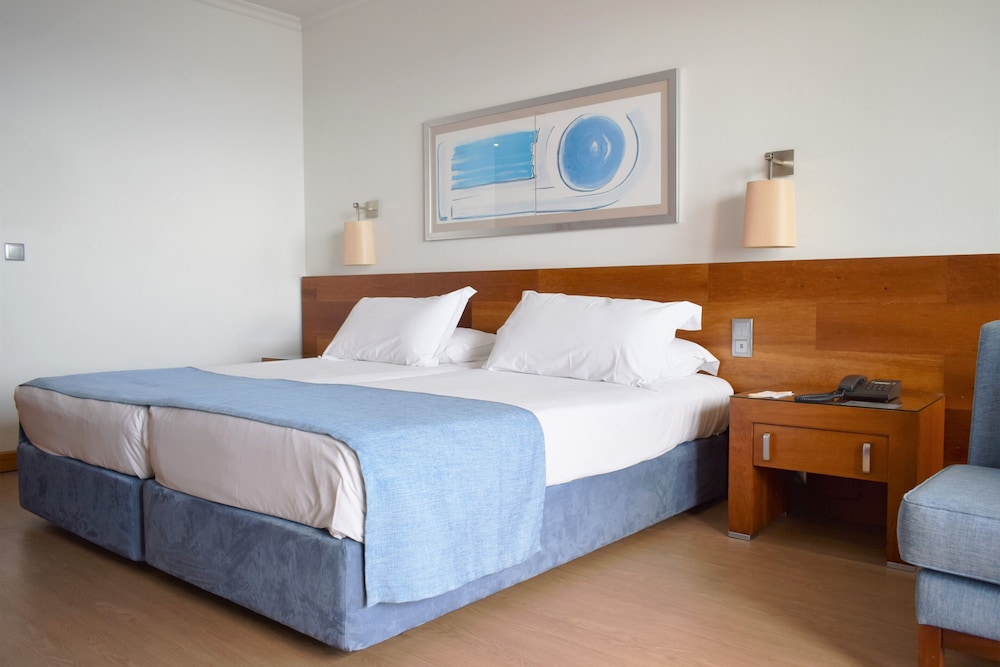 Madeira Regency Cliff — Rooms in Funchal, Madeira