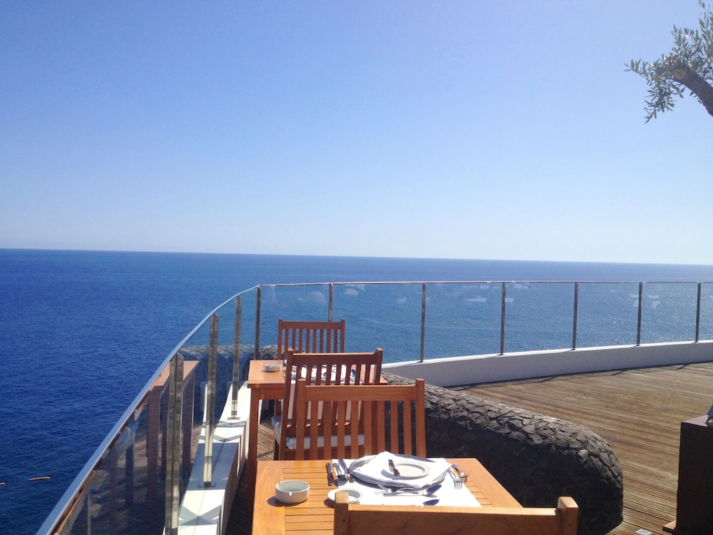 Madeira Regency Cliff — Restaurant in Funchal, Madeira