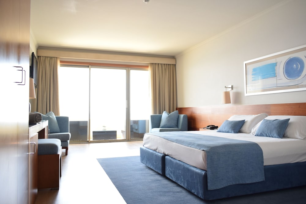 Madeira Regency Cliff — Rooms in Funchal, Madeira