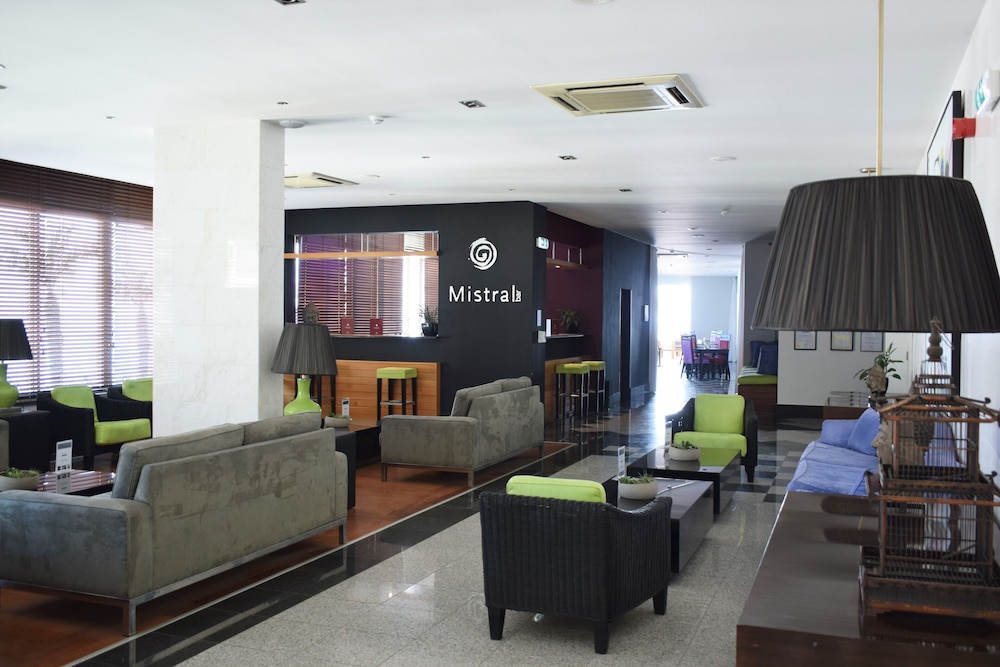 Madeira Regency Cliff — Shared spaces in Funchal, Madeira