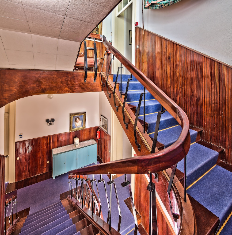 Hotel Monte Carlo — Hotel building in Funchal, Madeira