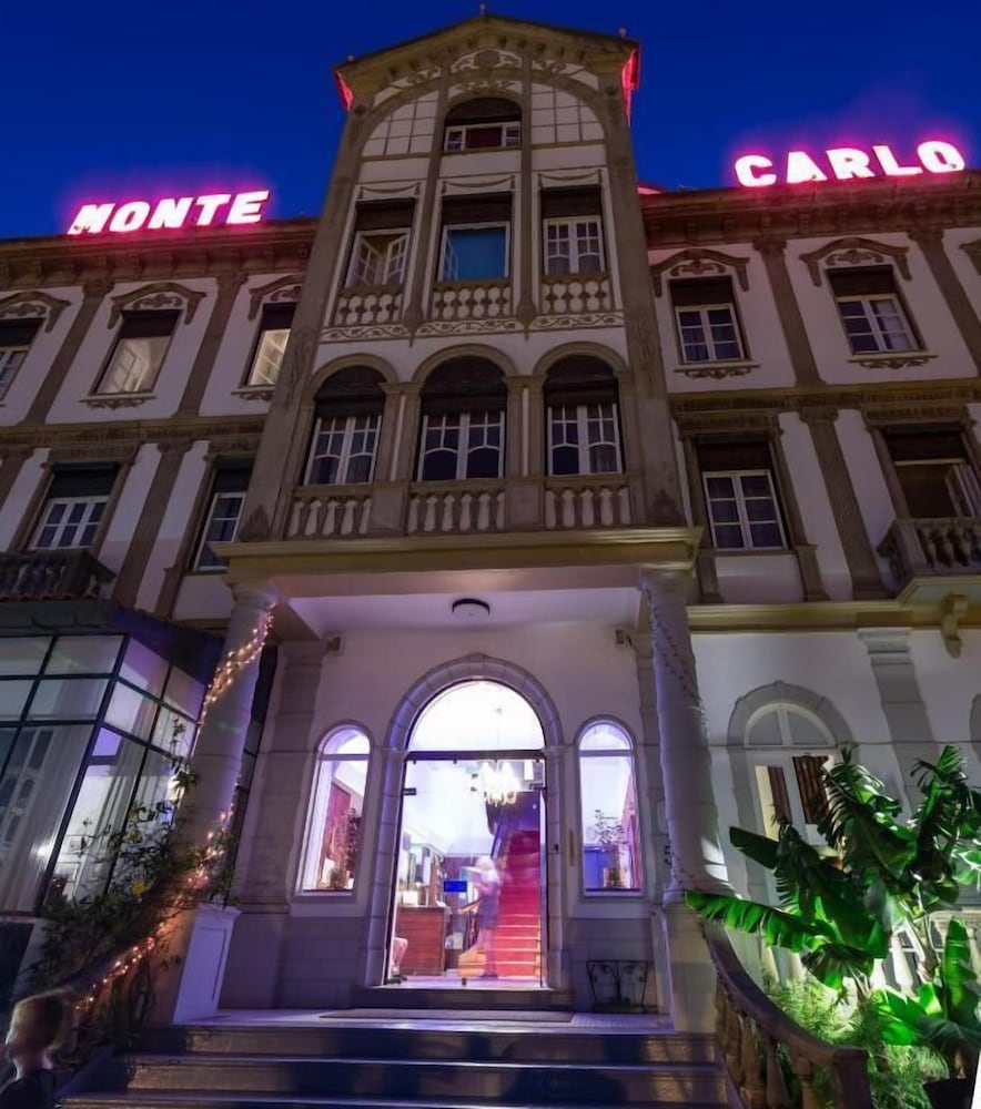 Hotel Monte Carlo — Hotel building in Funchal, Madeira