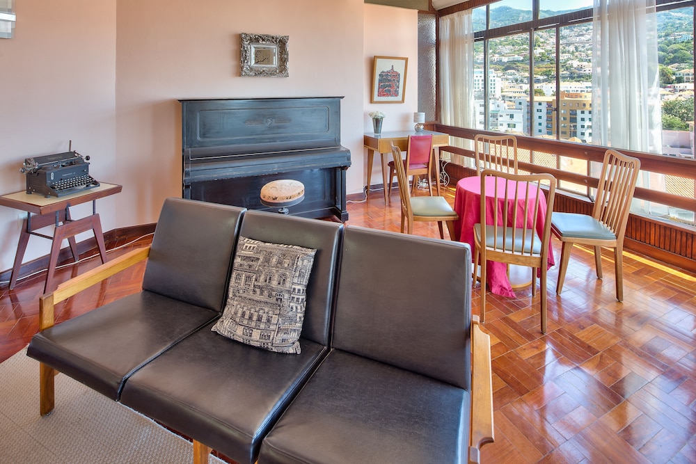 Hotel Monte Carlo — Hotel rooms in Funchal, Madeira