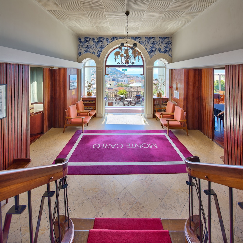 Hotel Monte Carlo — Hotel building in Funchal, Madeira