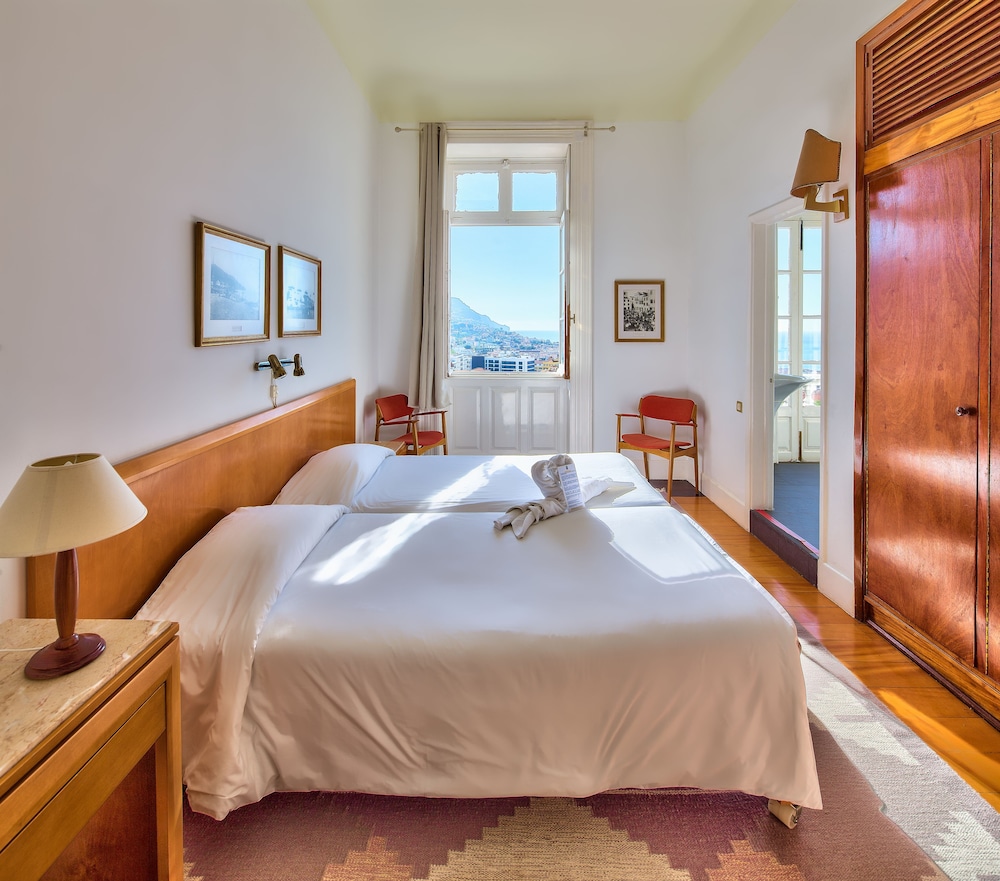 Hotel Monte Carlo — Hotel rooms in Funchal, Madeira