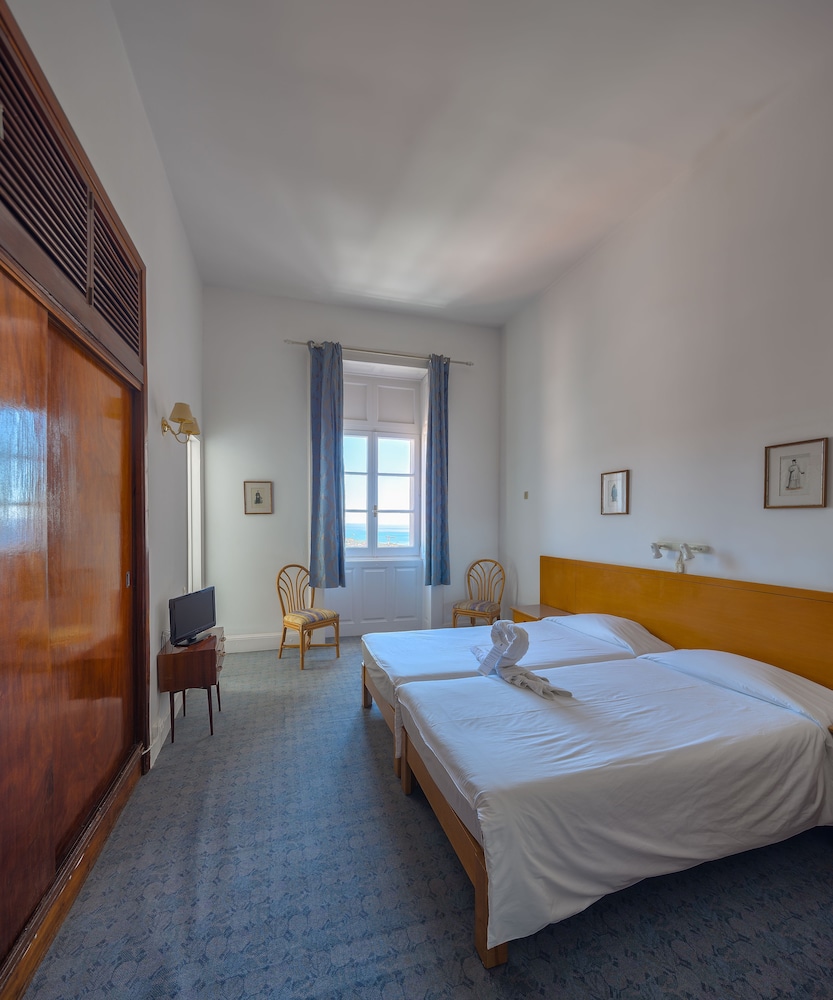 Hotel Monte Carlo — Hotel rooms in Funchal, Madeira