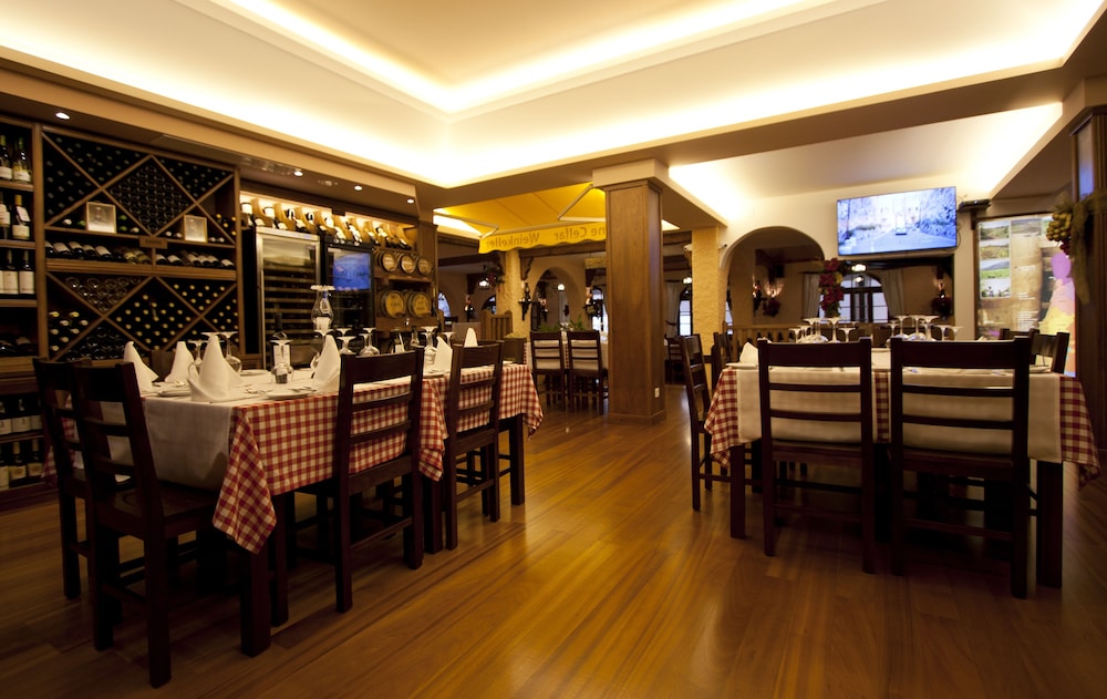 Hotel Ocean Gardens — Restaurant & bars in Funchal, Madeira