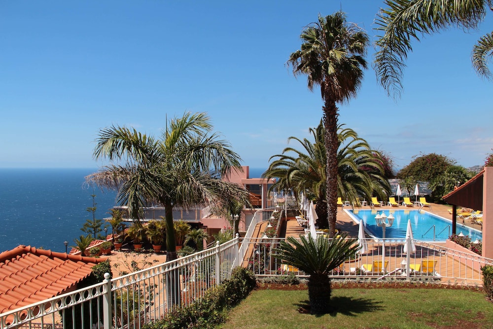 Hotel Ocean Gardens — Swimming pool in Funchal, Madeira