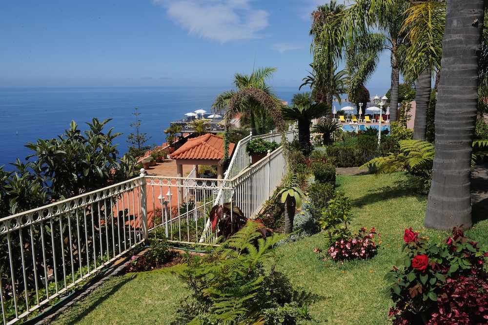 Hotel Ocean Gardens — Swimming pool in Funchal, Madeira