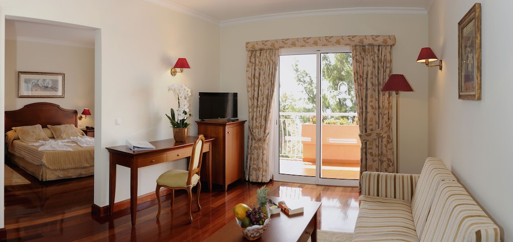 Hotel Ocean Gardens — Hotel rooms in Funchal, Madeira