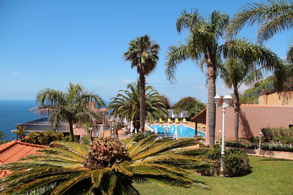 Hotel Ocean Gardens — Swimming pool in Funchal, Madeira