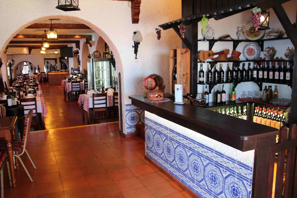 Hotel Ocean Gardens — Restaurant & bars in Funchal, Madeira