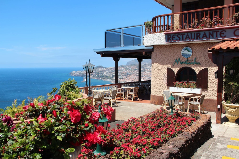 Hotel Ocean Gardens — Restaurant & bars in Funchal, Madeira