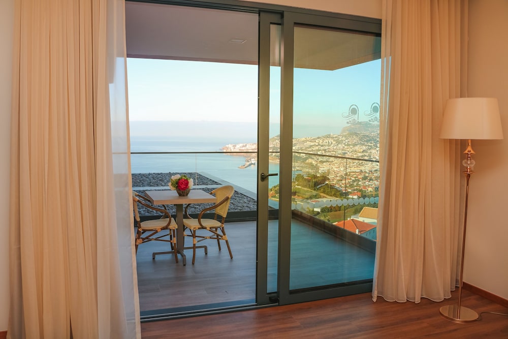 Hotel Ocean Gardens — Hotel rooms in Funchal, Madeira