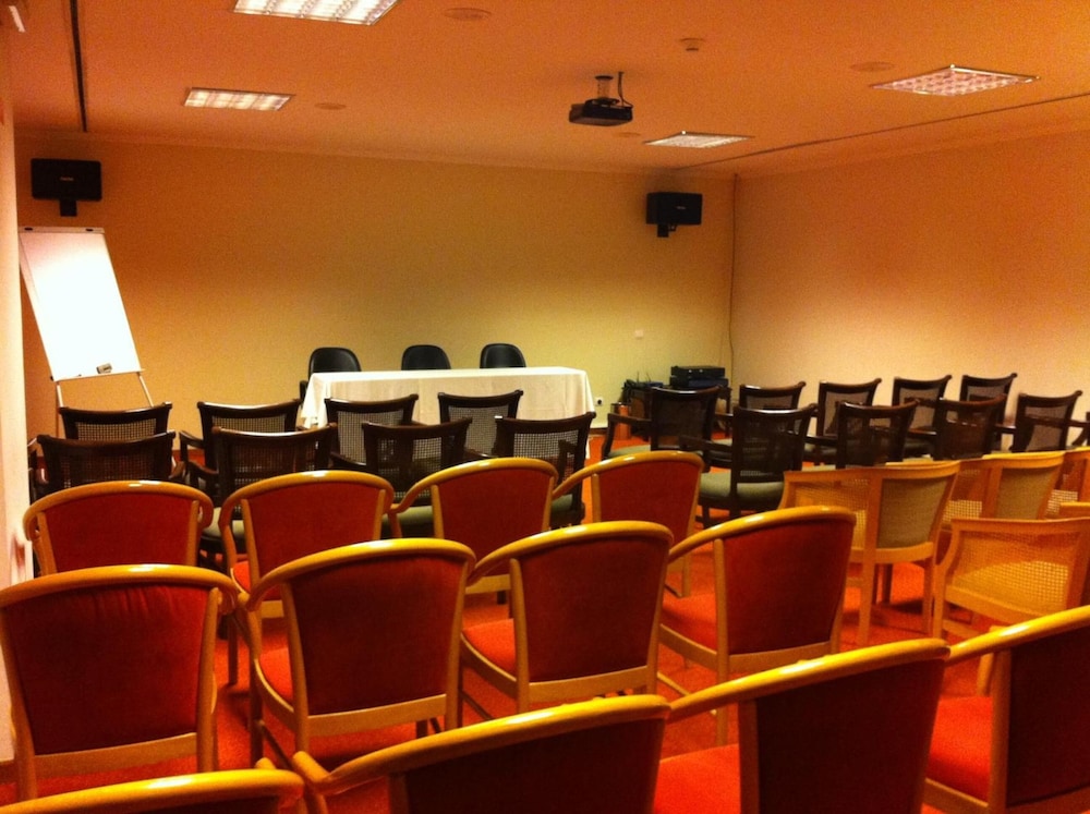 Hotel Orquidea — Hotel building in Funchal, Madeira