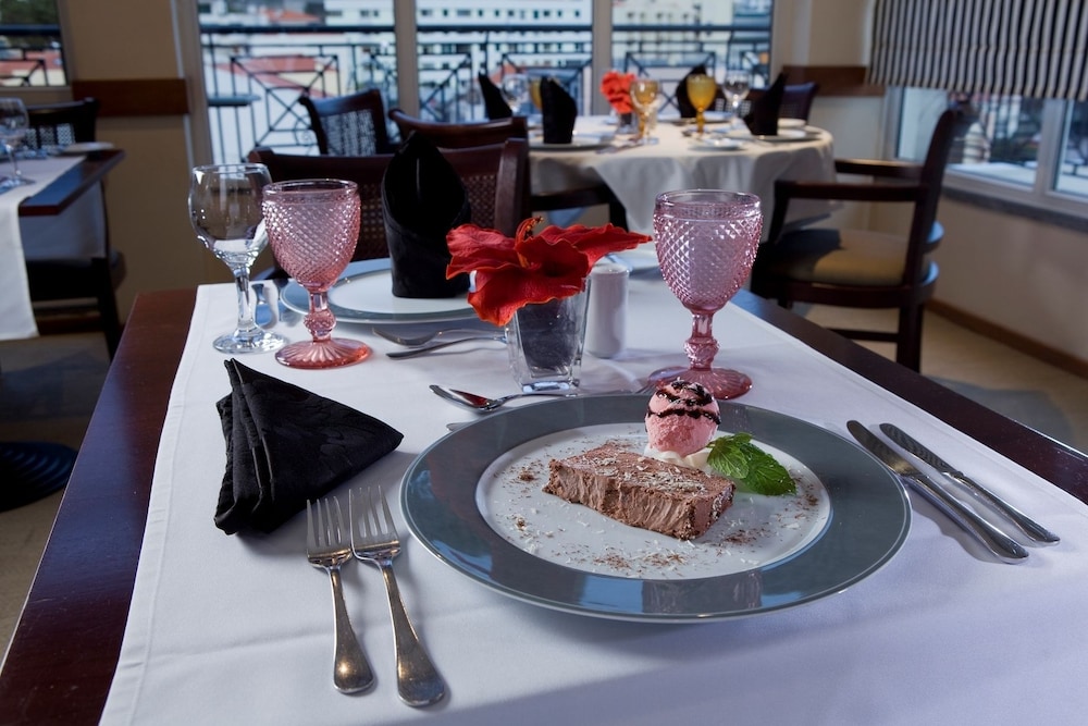 Hotel Orquidea — Restaurant & bars in Funchal, Madeira