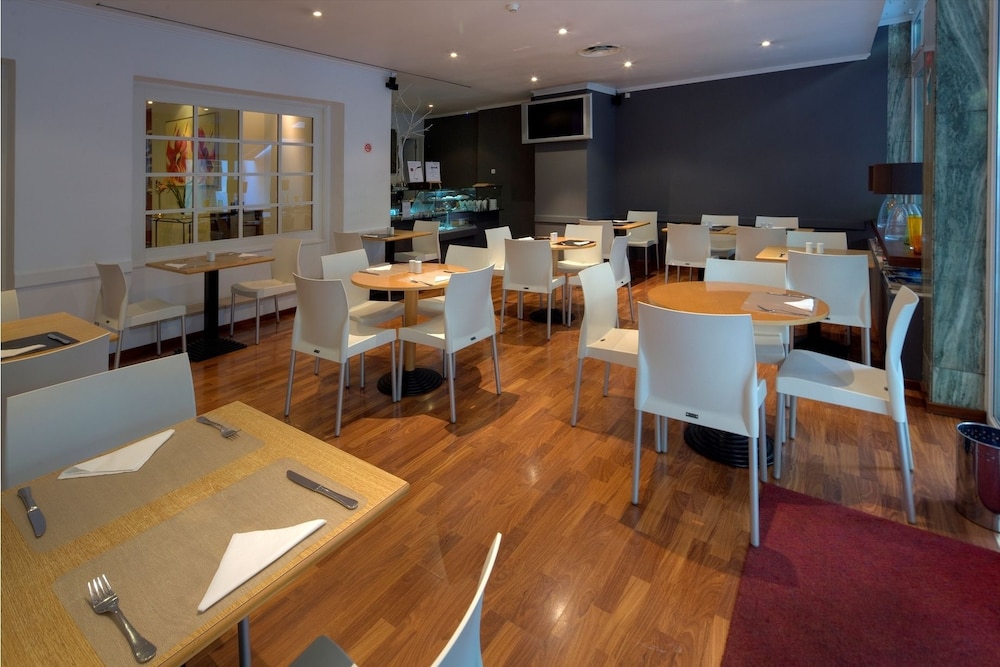Hotel Orquidea — Restaurant & bars in Funchal, Madeira