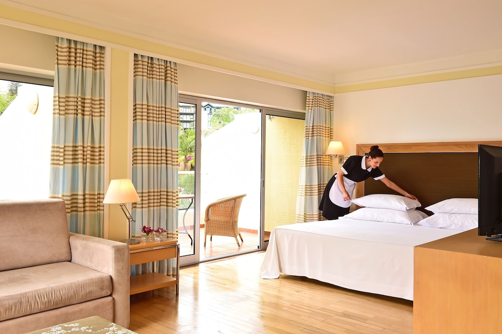 Pestana Carlton Madeira Ocean Resort Hotel — Hotel rooms in Funchal, Madeira