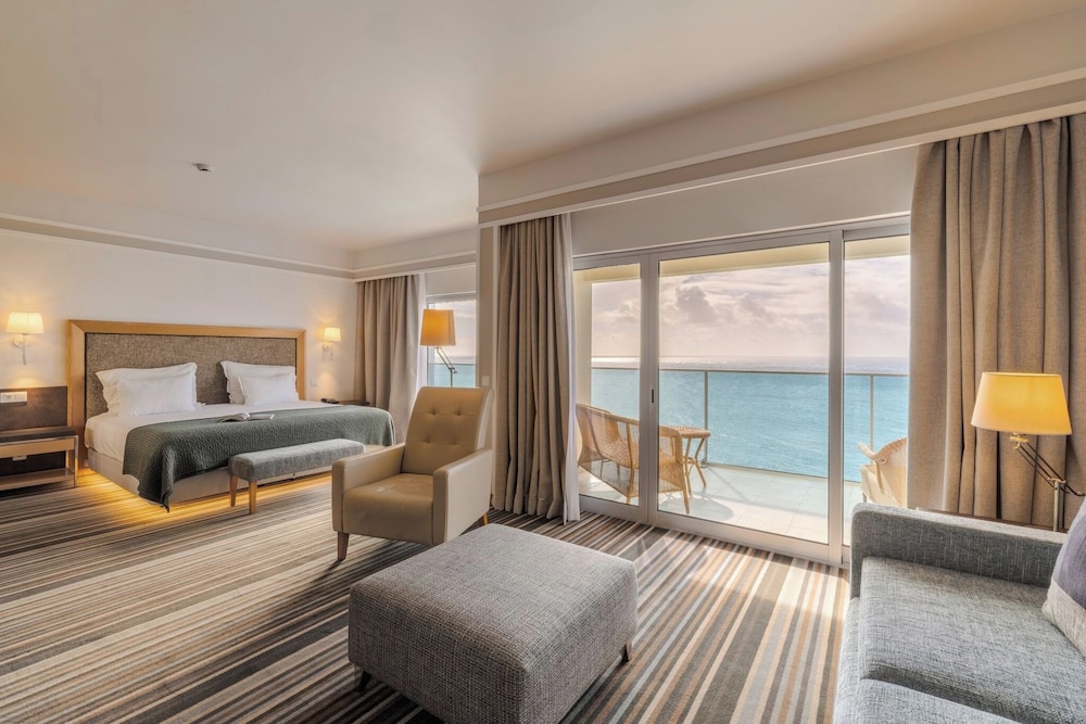 Pestana Carlton Madeira Ocean Resort Hotel — Hotel rooms in Funchal, Madeira