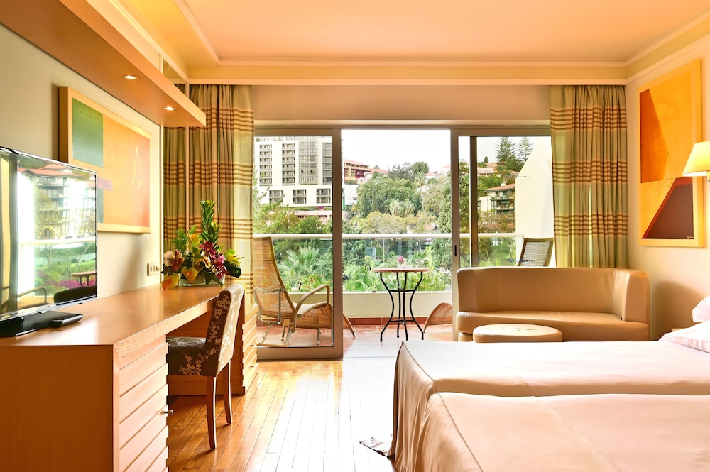 Pestana Carlton Madeira Ocean Resort Hotel — Hotel rooms in Funchal, Madeira