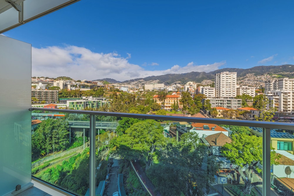 Pestana Carlton Madeira Ocean Resort Hotel — Attractions in the area in Funchal, Madeira