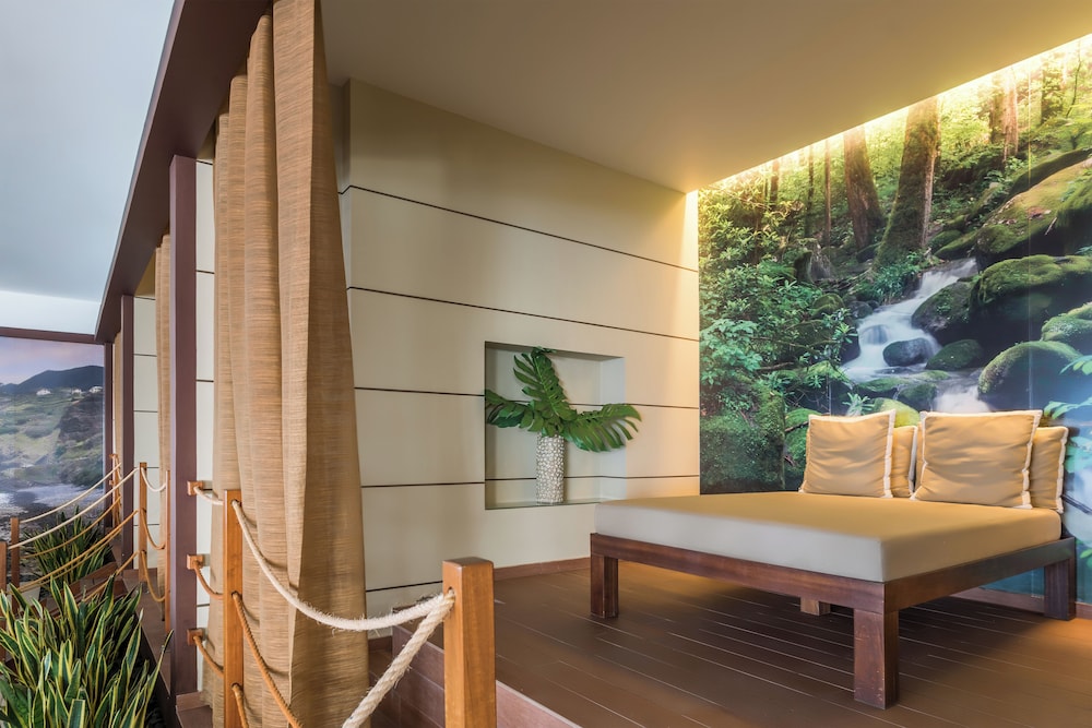 Pestana Carlton Madeira Ocean Resort Hotel — Spa in Funchal, Madeira