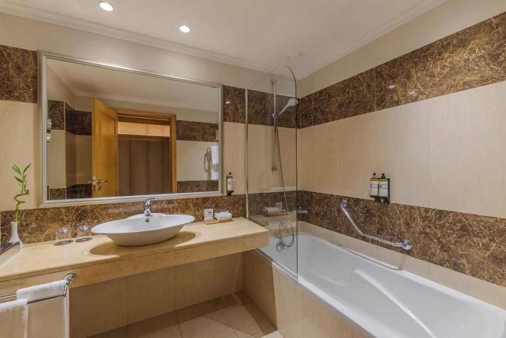 Pestana Carlton Madeira Ocean Resort Hotel — Hotel rooms in Funchal, Madeira