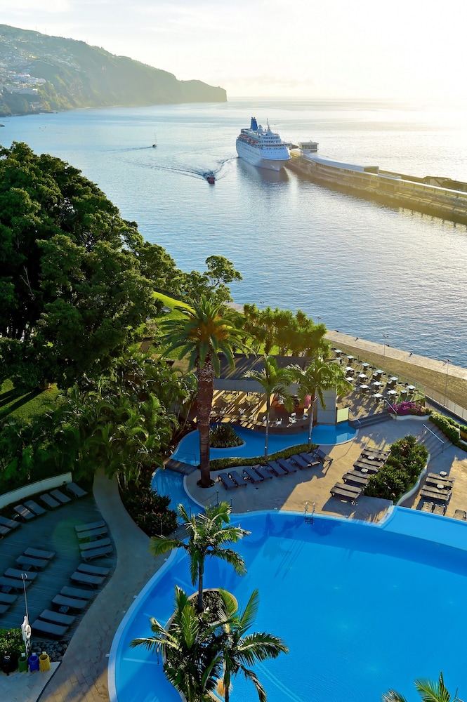 Pestana Casino Park Ocean and SPA Hotel — Swimming pool in Funchal, Madeira