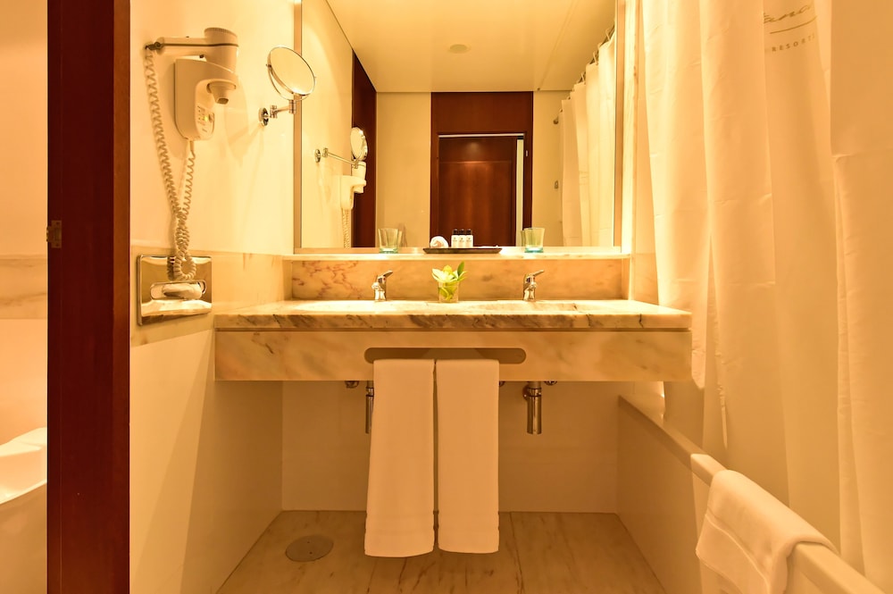 Pestana Casino Park Ocean and SPA Hotel — Hotel rooms in Funchal, Madeira