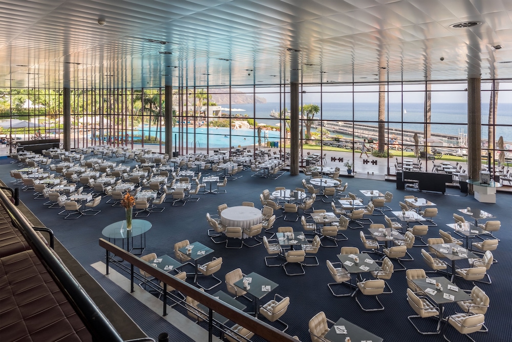 Pestana Casino Park Ocean and SPA Hotel — Restaurant & bars in Funchal, Madeira