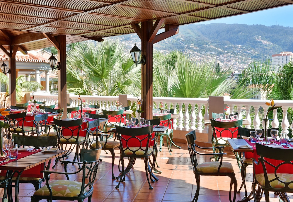 Pestana Miramar Garden & Ocean Resort — Restaurant & bars in Funchal, Madeira
