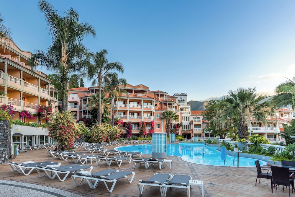 Pestana Miramar Garden & Ocean Resort — Swimming pool in Funchal, Madeira