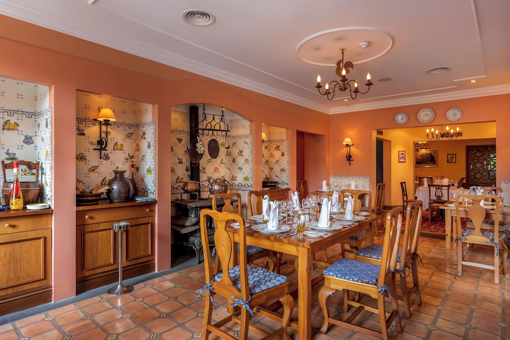 Pestana Miramar Garden & Ocean Resort — Restaurant & bars in Funchal, Madeira