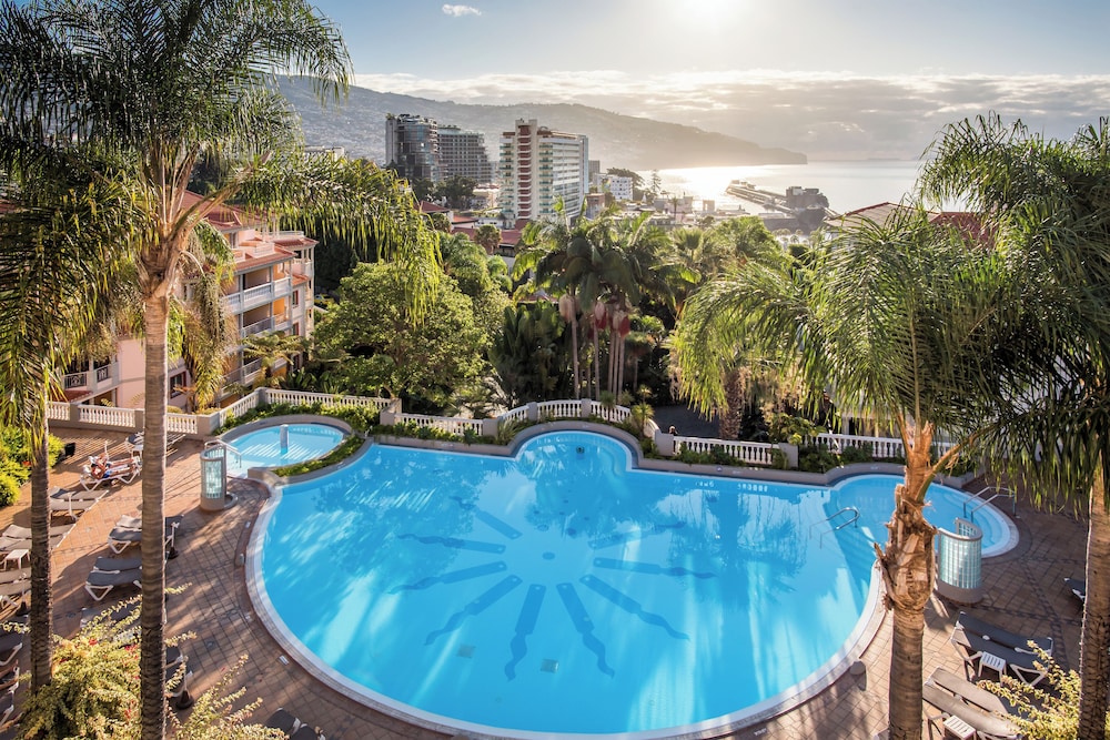 Pestana Miramar Garden & Ocean Resort — Swimming pool in Funchal, Madeira