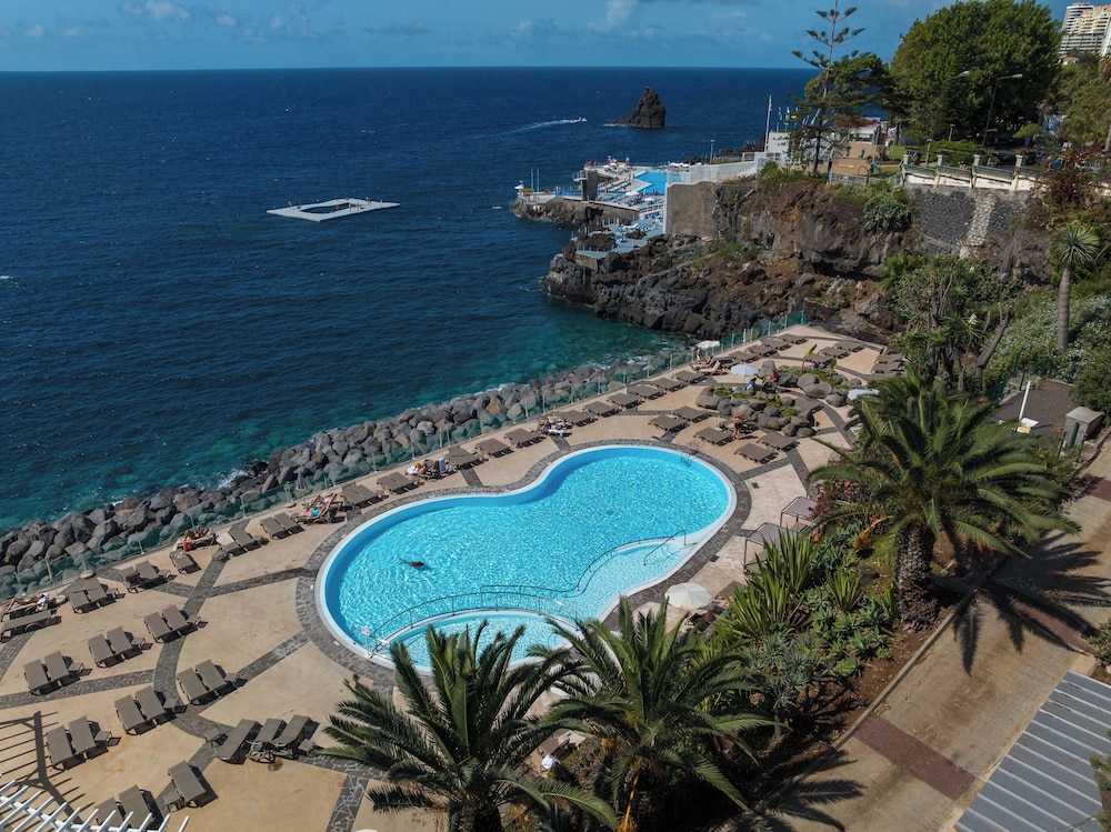 Pestana Vila Lido Madeira Ocean Hotel — Pool in Funchal, Madeira