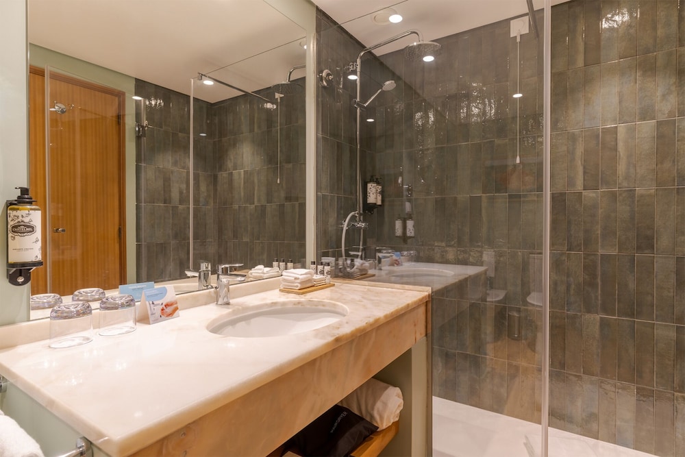 Pestana Vila Lido Madeira Ocean Hotel — Rooms in Funchal, Madeira