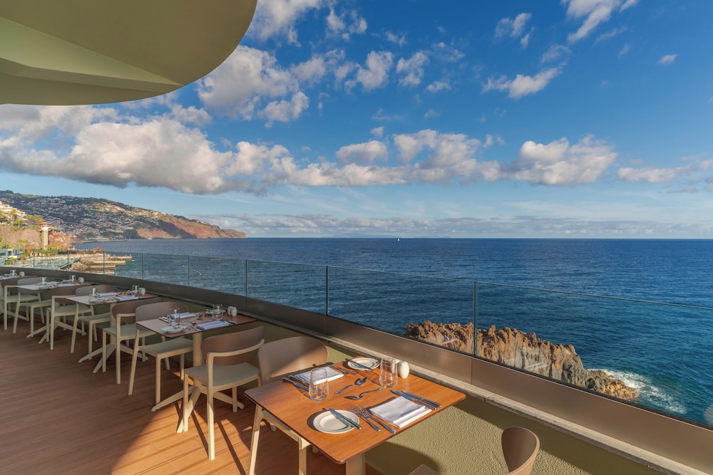 Pestana Vila Lido Madeira Ocean Hotel — Restaurant in Funchal, Madeira