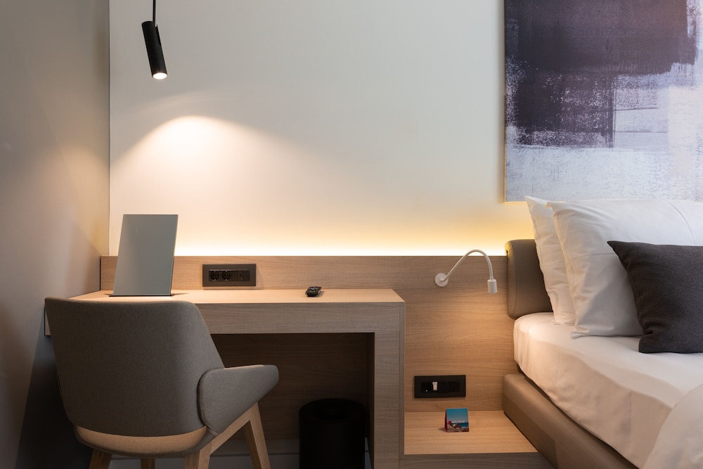 Garden Suites Park Plava Laguna — Hotel rooms in Poreč, Istria