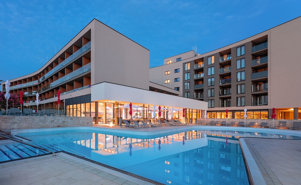 Garden Suites Park Plava Laguna — Swimming pool in Poreč, Istria