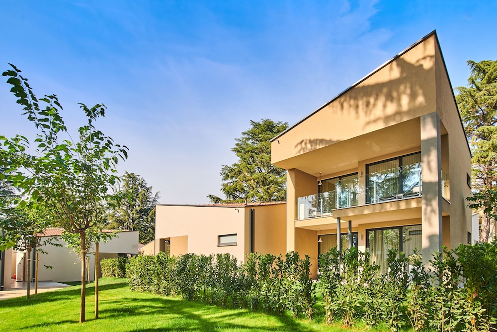 Garden Suites Park Plava Laguna — Hotel building in Poreč, Istria