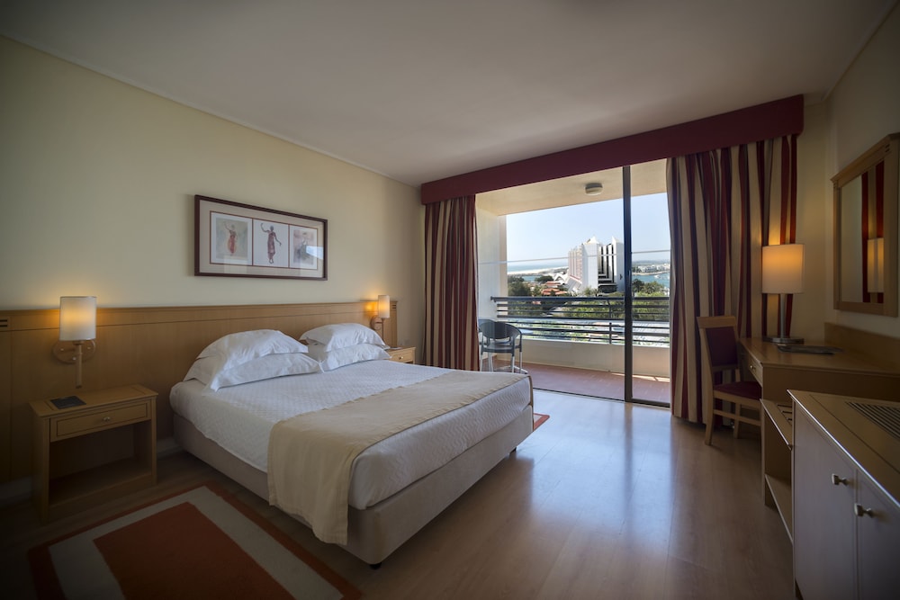 Vila Gale Ampalius Resort Hotel — Hotel rooms in Vilamoura, Faro