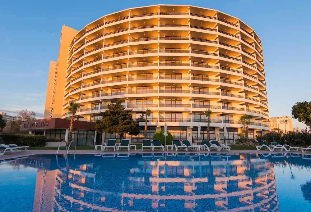 Vila Gale Ampalius Resort Hotel — Hotel building in Vilamoura, Faro