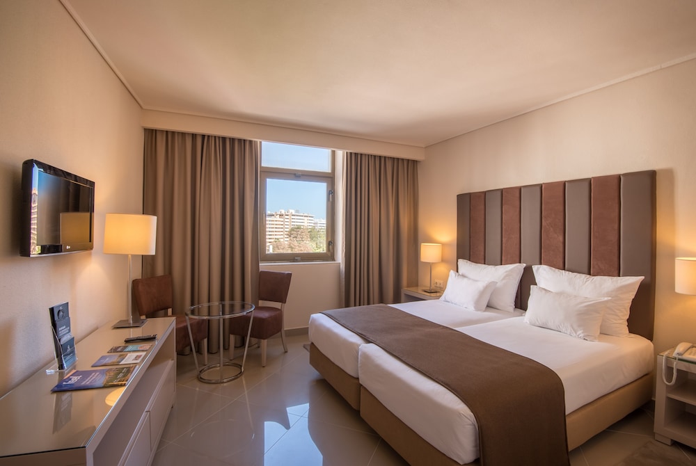 Vila Gale Ampalius Resort Hotel — Hotel rooms in Vilamoura, Faro