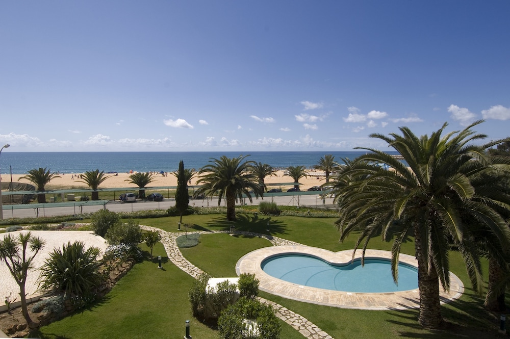 Vila Gale Ampalius Resort Hotel — Swimming pool in Vilamoura, Faro
