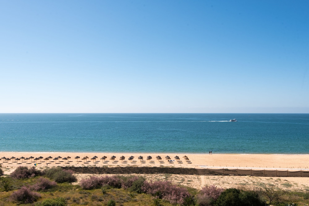 Vila Gale Ampalius Resort Hotel — Beach in Vilamoura, Faro