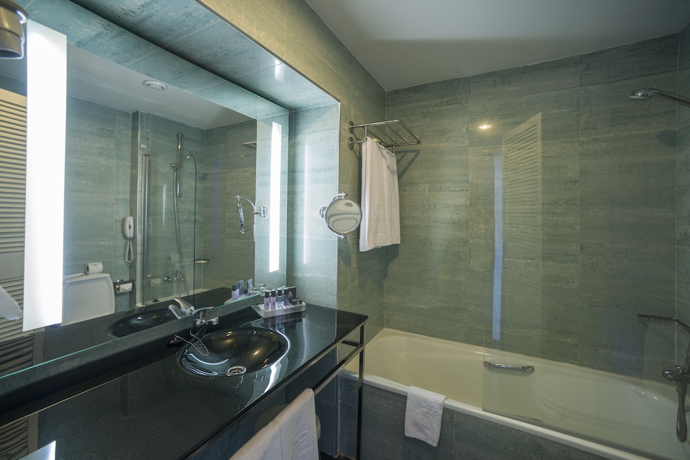 Vila Gale Ampalius Resort Hotel — Hotel rooms in Vilamoura, Faro