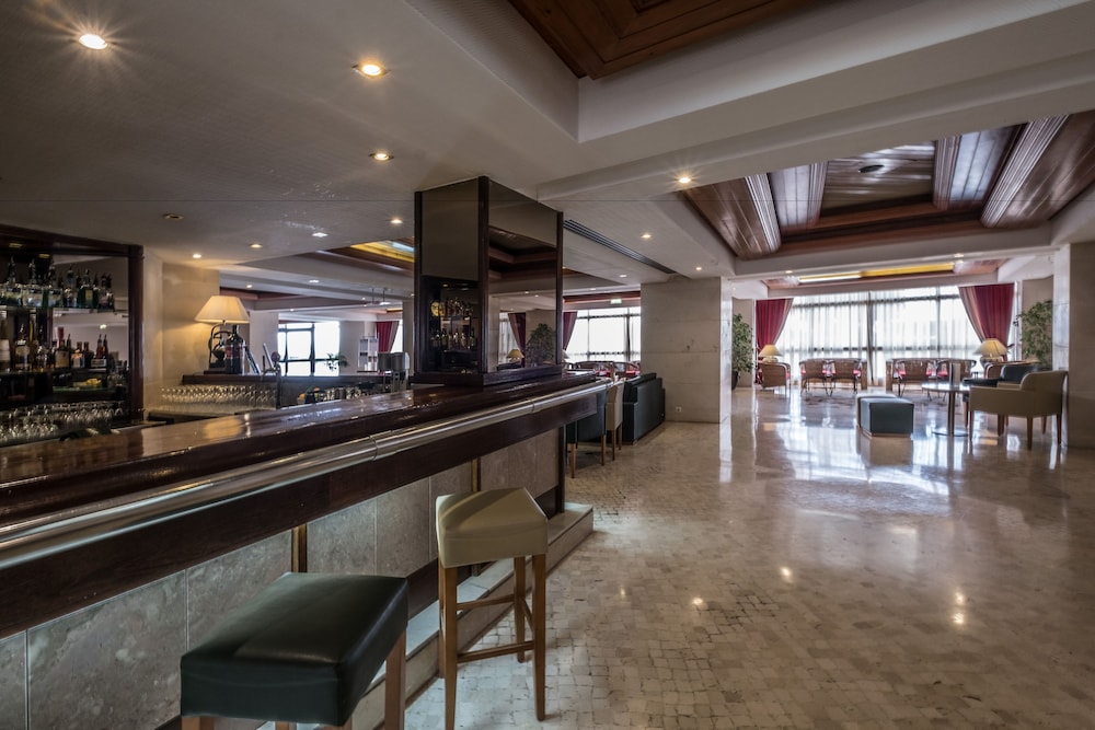 Vila Gale Ampalius Resort Hotel — Restaurant & bars in Vilamoura, Faro