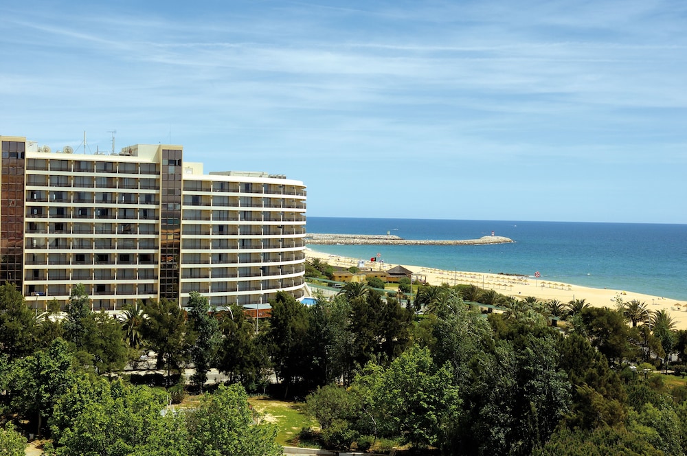 Vila Gale Ampalius Resort Hotel — Hotel building in Vilamoura, Faro