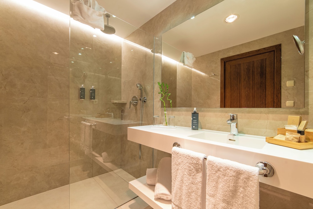 CM Mallorca Palace Hotel - Adults Only — Hotel rooms in Sa Coma, Balearic Islands