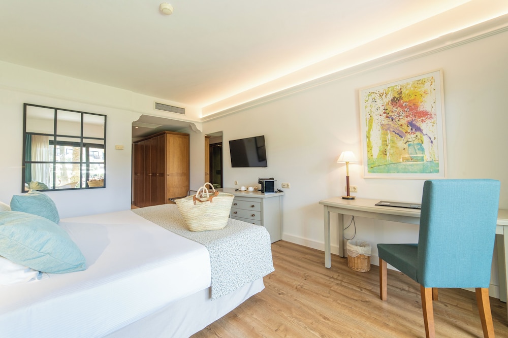 CM Mallorca Palace Hotel - Adults Only — Hotel rooms in Sa Coma, Balearic Islands